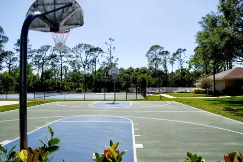 View/Area - 656 Coldstream Ct, Naples, FL 34104 photo 3 of 6