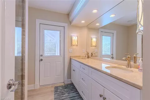 Bath - 656 Coldstream Ct, Naples, FL 34104 photo 3 of 4