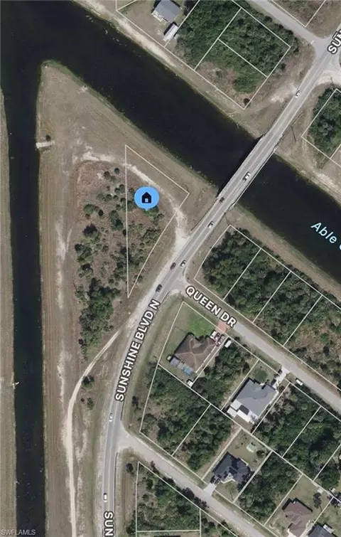 2807 Sunshine Blvd N, Lehigh Acres, FL 33971