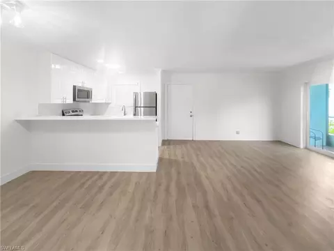 Living - 766 Central Ave #113, Naples, FL 34102 photo 6 of 9