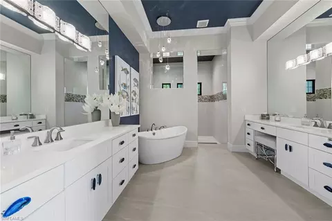 Bath - 6372 Burnham Rd, Naples, FL 34119 photo 1 of 4
