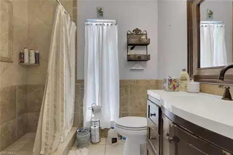 Bath - 2001 48th St SW, Naples, FL 34116 photo 1 of 2