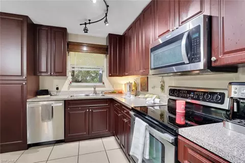 Kitchen - 2001 48th St SW, Naples, FL 34116 photo 2 of 3