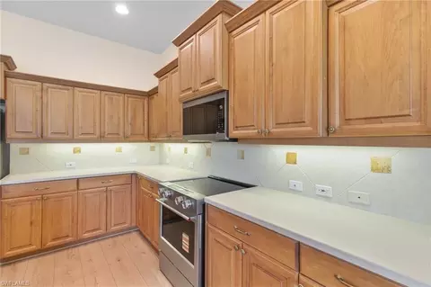 Kitchen - 1117 Mill Pond Ct, Osprey, FL 34229 photo 3 of 4