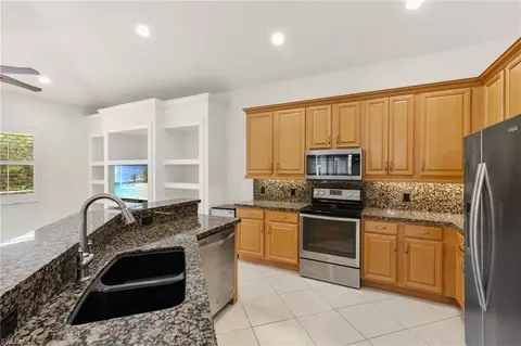 Kitchen - 3917 Fabienne Ct, Naples, FL 34109 photo 4 of 5