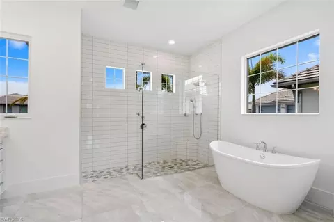 Bath - 8904 Nevis Way, Naples, FL 34112 photo 1 of 4