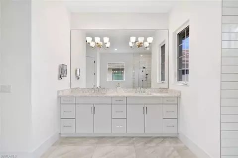 Bath - 8904 Nevis Way, Naples, FL 34112 photo 2 of 4