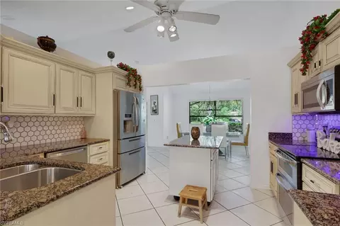 Kitchen - 3036 Round Table Ln, Naples, FL 34112 photo 2 of 5