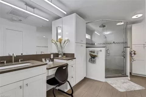 Bath - 3036 Round Table Ln, Naples, FL 34112 photo 1 of 4