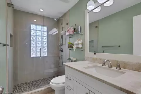 Bath - 3036 Round Table Ln, Naples, FL 34112 photo 3 of 4