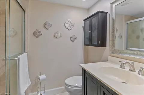 Bath - 29 High Point Cir E #503, Naples, FL 34103 photo 2 of 2