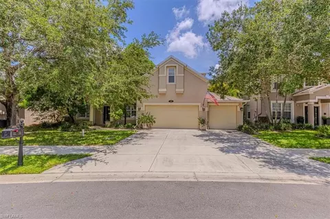 120 Burnt Pine Dr, Naples, FL 34119