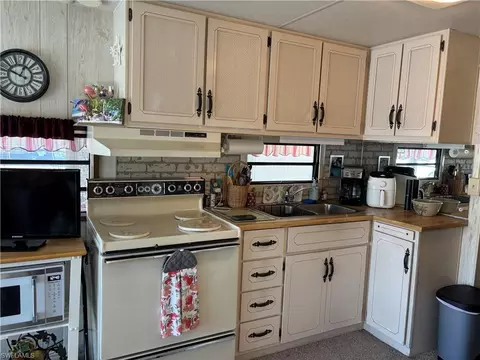 Kitchen - 9 Jade Dr, Naples, FL 34114 photo 1 of 2