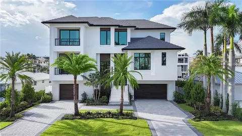 Exterior - 141 Channel Dr, Naples, FL 34108 photo 2 of 4