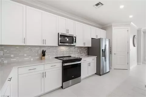 Kitchen - 239 Indies Dr E #202, Naples, FL 34114 photo 5 of 5