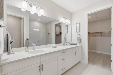Bath - 239 Indies Dr E #202, Naples, FL 34114 photo 1 of 2