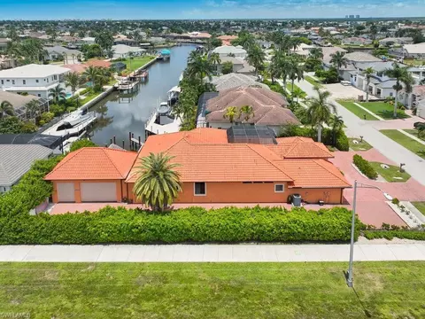10 Anchor Ct, Marco Island, FL 34145