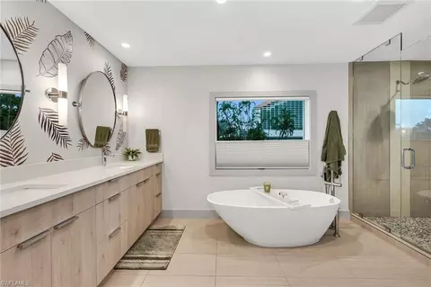 Bath - 5215 Seashell Ave, Naples, FL 34103 photo 1 of 4