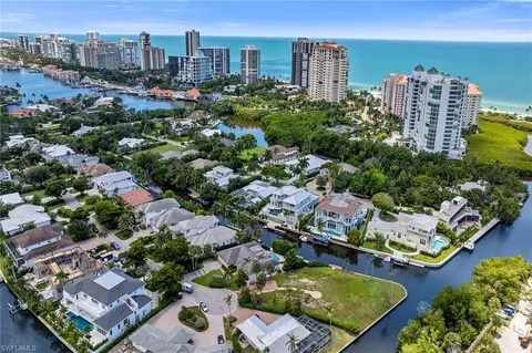 View/Area - 5215 Seashell Ave, Naples, FL 34103 photo 3 of 6