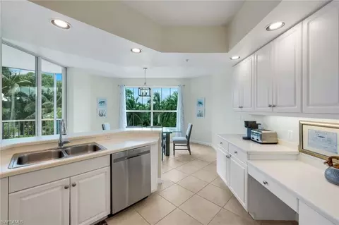 Kitchen - 300 Dunes Blvd #203, Naples, FL 34110 photo 3 of 5