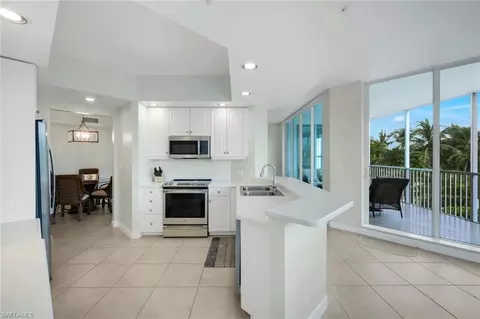 Kitchen - 300 Dunes Blvd #203, Naples, FL 34110 photo 2 of 5
