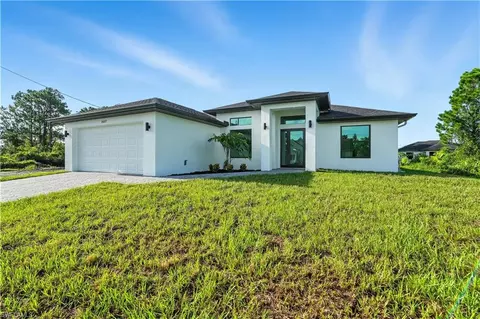 2607 38th St SW, Lehigh Acres, FL 33976