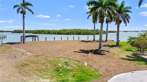 159 Tahiti St, Naples, FL 34113 photo 2