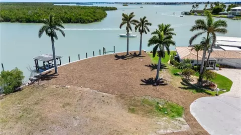 159 Tahiti St, Naples, FL 34113 photo 4