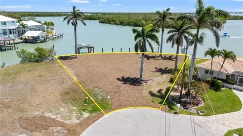 159 Tahiti St, Naples, FL 34113 photo 3