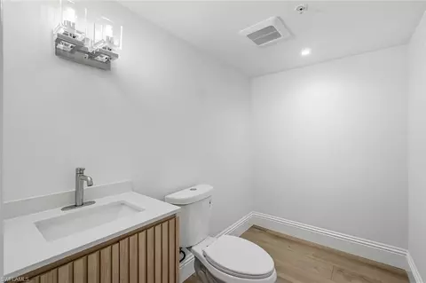 Bath - 705 10th St S #202, Naples, FL 34102 photo 5 of 5