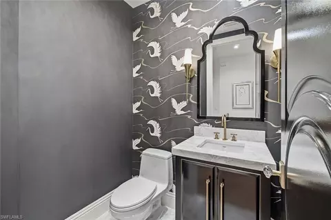 Bath - 705 10th St S #202, Naples, FL 34102 photo 4 of 5