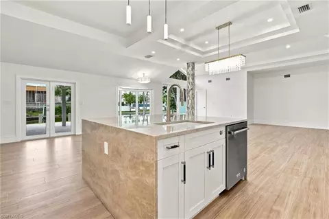 Kitchen - 5203 Starfish Ave, Naples, FL 34103 photo 5 of 7