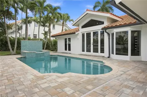 Exterior - 5203 Starfish Ave, Naples, FL 34103 photo 5 of 9