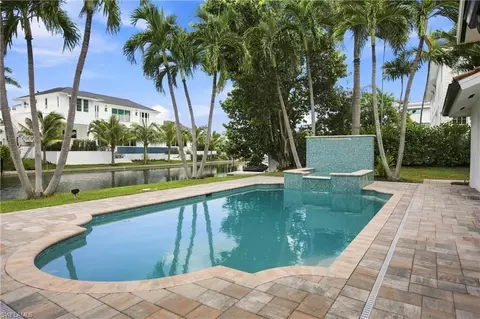 Exterior - 5203 Starfish Ave, Naples, FL 34103 photo 6 of 9