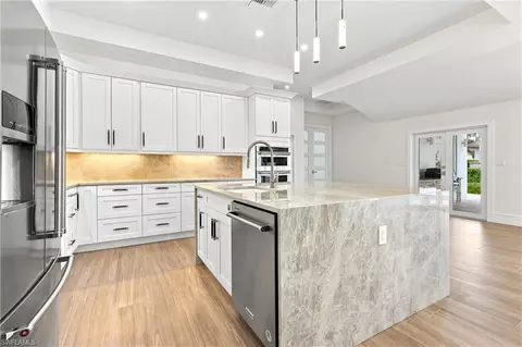 Kitchen - 5203 Starfish Ave, Naples, FL 34103 photo 6 of 7