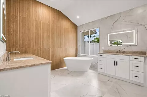 Bath - 5203 Starfish Ave, Naples, FL 34103 photo 1 of 7