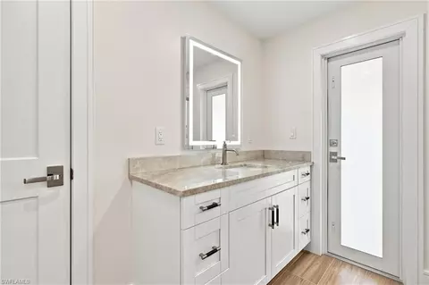Bath - 5203 Starfish Ave, Naples, FL 34103 photo 6 of 7