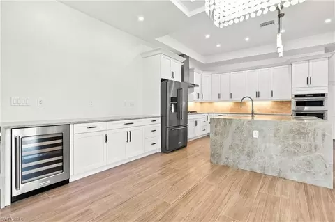 Kitchen - 5203 Starfish Ave, Naples, FL 34103 photo 7 of 7