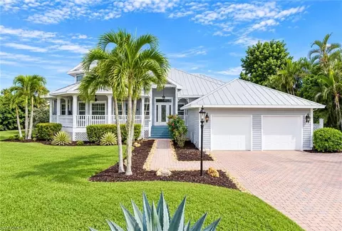 18210 Chesapeake Ct, Fort Myers, FL 33908