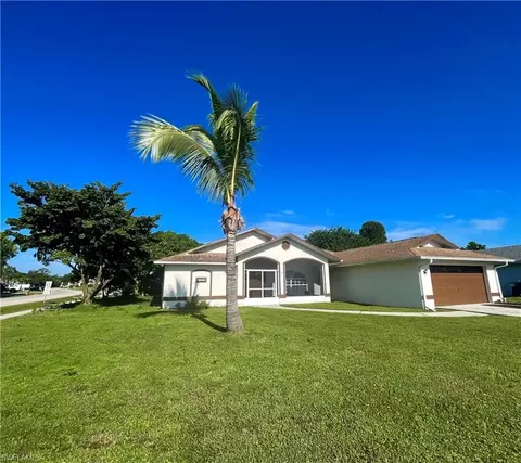 1501 Senior Ct, Lehigh Acres, FL 33971