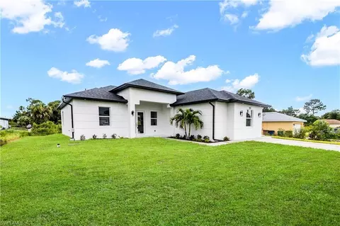 3007 72nd St W, Lehigh Acres, FL 33971