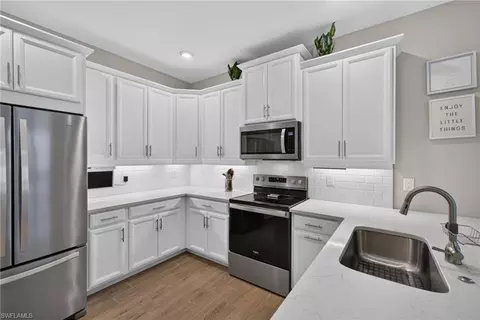 Kitchen - 1108 Enbrook Loop, Naples, FL 34114 photo 2 of 3