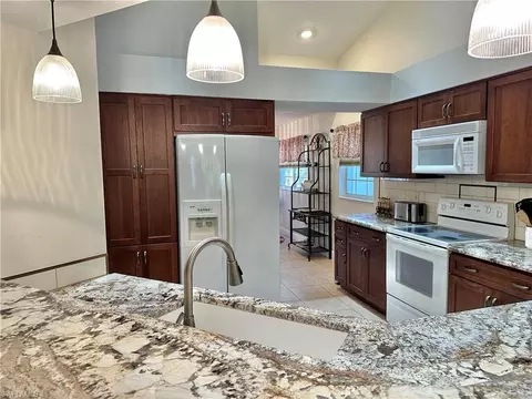 Kitchen - 354 Dover Pl #202, Naples, FL 34104 photo 6 of 7