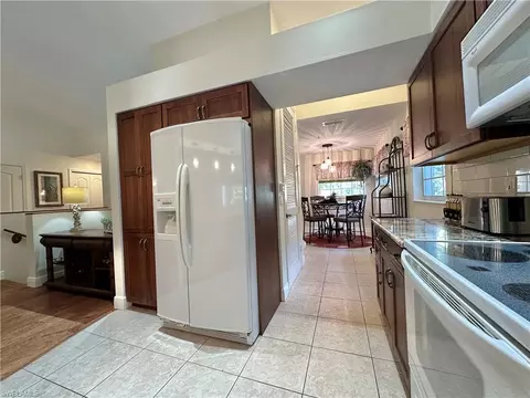 Kitchen - 354 Dover Pl #202, Naples, FL 34104 photo 4 of 7