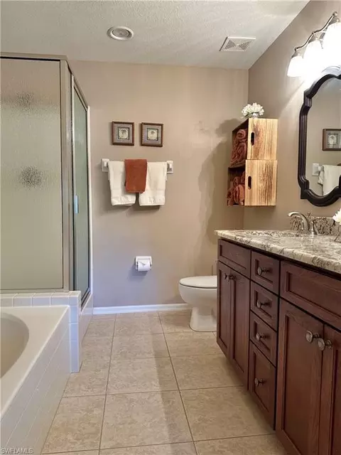 Bath - 354 Dover Pl #202, Naples, FL 34104 photo 3 of 3