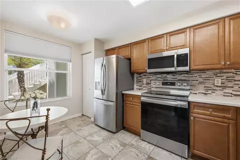 6670 Huntington Lakes Cir #104, Naples, FL 34119