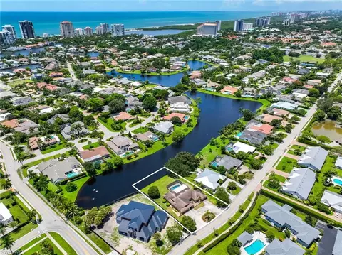 View/Area - 4651 West Blvd, Naples, FL 34103 photo 4 of 7