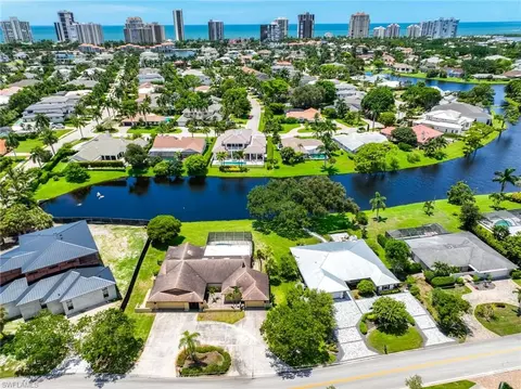 View/Area - 4651 West Blvd, Naples, FL 34103 photo 3 of 7