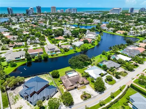 View/Area - 4651 West Blvd, Naples, FL 34103 photo 5 of 7