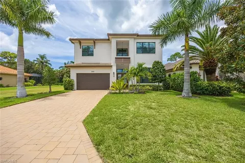 Exterior - 2935 Coco Lakes Dr, Naples, FL 34105 photo 2 of 8